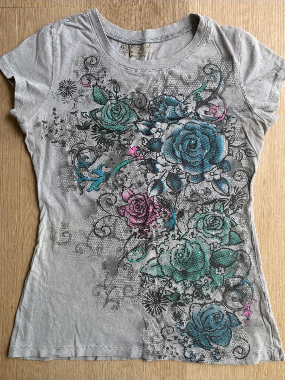 Ransom Y2K Light Gray Short-Sleeve Tee with Teal, Blue & Pink Floral Print